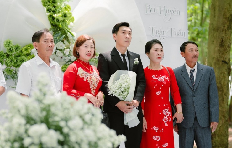 Đám cưới vắng cô dâu, chú rể Đắk Lắk một mình làm lễ khiến hai họ thương cảm - 5