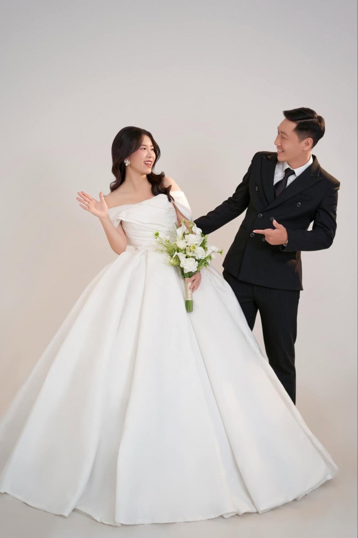Cặp đôi yêu nhau 1 năm và về chung một nhà