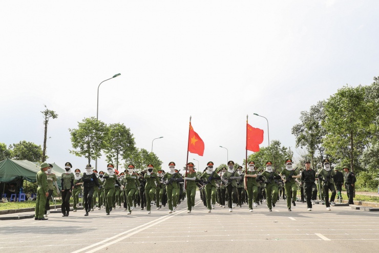 Người lính trẻ rèn luyện dưới nắng Hòa Lạc, sẵn sàng cho Lễ diễu binh A80 - 14