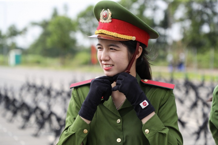 Người lính trẻ rèn luyện dưới nắng Hòa Lạc, sẵn sàng cho Lễ diễu binh A80 - 17