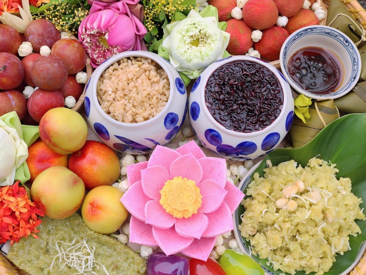 Rượu nếp và cơm rượu: món ăn mang ý nghĩa thanh lọc cơ thể, cầu chúc sức khỏe an khang.