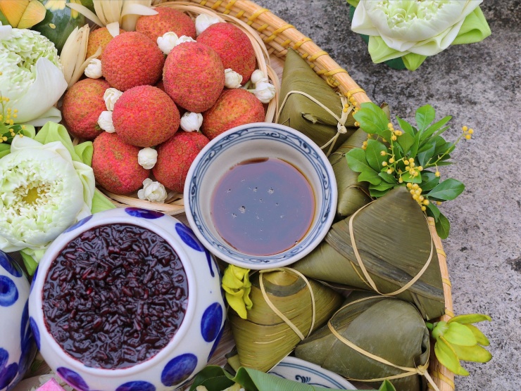 Bánh tro: thanh mát, nhẹ nhàng, tượng trưng cho sự tinh khiết trong ẩm thực Việt.