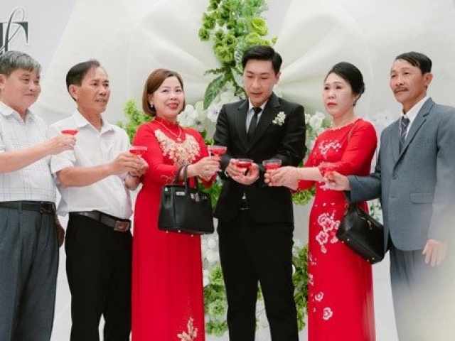 Đám cưới vắng cô dâu, chú rể Đắk Lắk một mình làm lễ khiến hai họ thương cảm