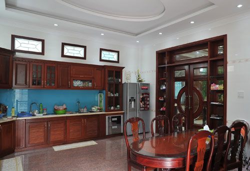 Ngắm biệt thự 100 tỷ tại quận Tân Bình của nữ nghệ sĩ thuê 7 giúp việc hỗ trợ, tuổi 52 vẫn trẻ đẹp - 17