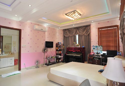 Ngắm biệt thự 100 tỷ tại quận Tân Bình của nữ nghệ sĩ thuê 7 giúp việc hỗ trợ, tuổi 52 vẫn trẻ đẹp - 23