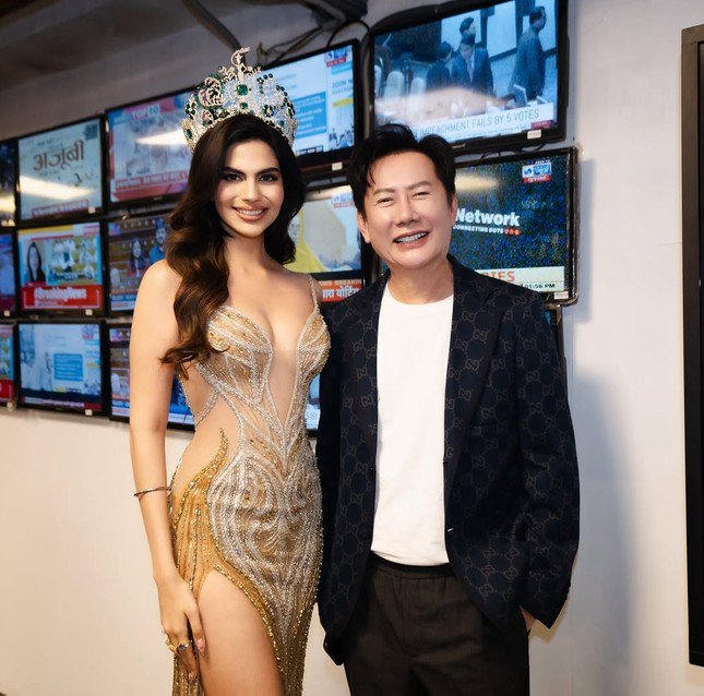 Rachel Gupta và ông Nawat.