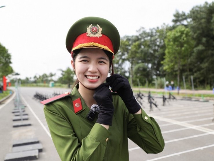Người lính trẻ rèn luyện dưới nắng Hòa Lạc, sẵn sàng cho Lễ diễu binh A80