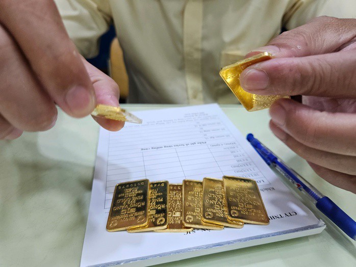 Giá vàng miếng SJC tăng trở lại vào cuối ngày