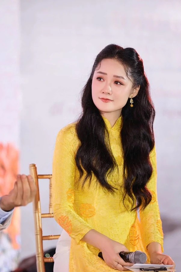 "BTV trẻ nhất Thời sự 19h" xuất hiện xinh đẹp sau sinh con - 5