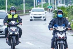 Vì sao giữa mùa Hè miền Bắc vẫn se se lạnh?