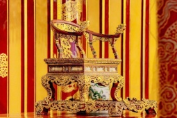 Tiết lộ tình trạng  Ngai vua triều Nguyễn  cách đây 26 năm
