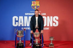 HLV Flick và 1 năm kỳ diệu cùng Barcelona: 174 bàn - 3 danh hiệu, Real khiếp vía