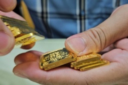 Sáng 29-5, giá vàng miếng SJC và vàng nhẫn đồng loạt rớt thẳng đứng sau chỉ đạo " nóng "