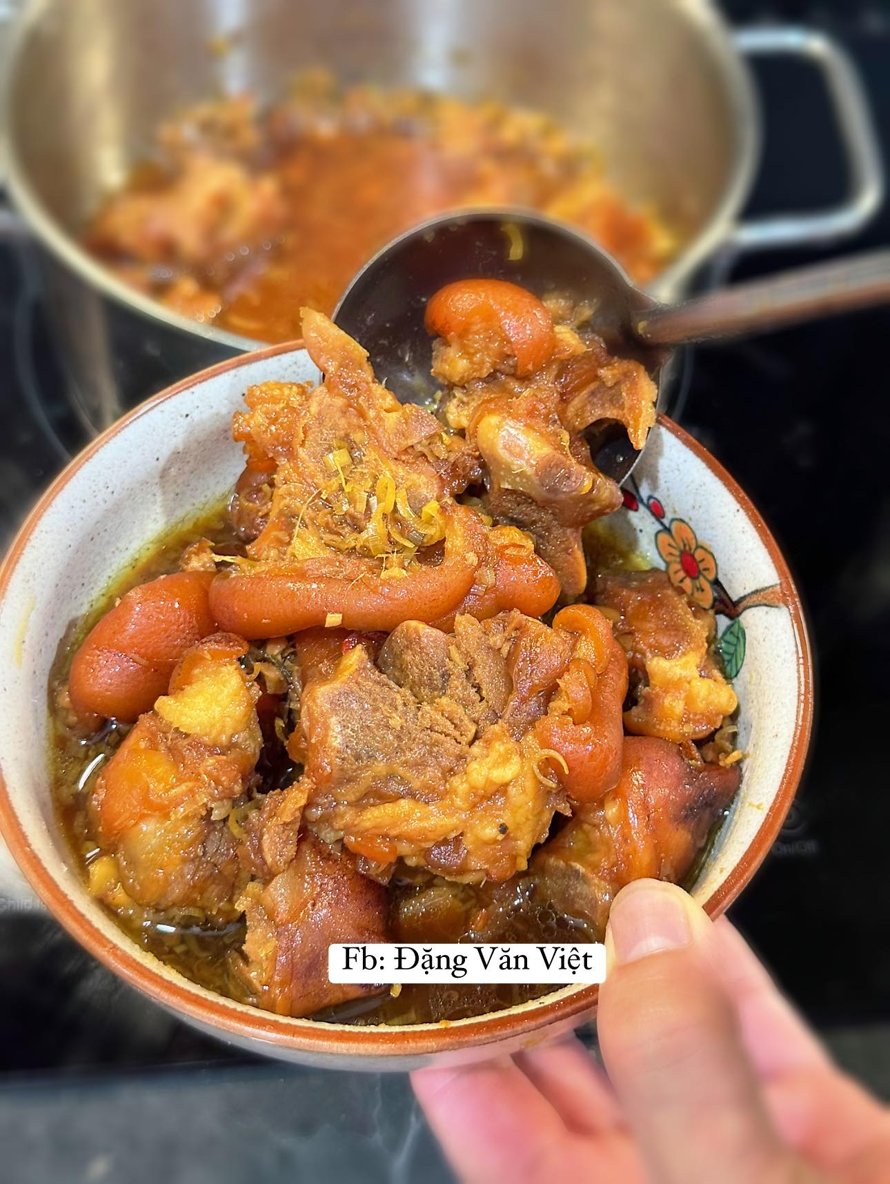 Chân giò giả cầy&nbsp;có thể ăn chung với cơm hoặc bún đều rất ngon.
