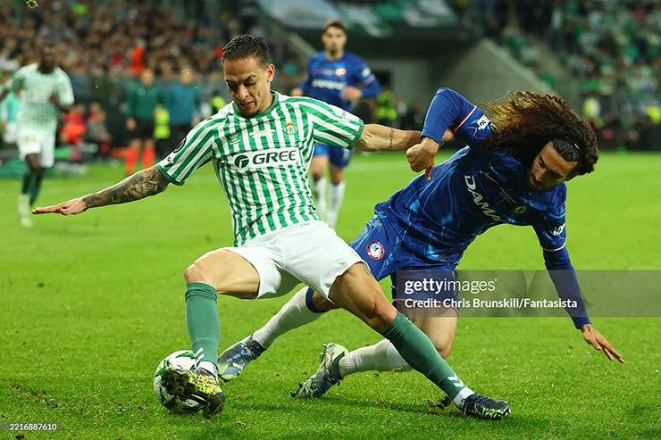 Antony thi đấu nỗ lực trước Chelsea