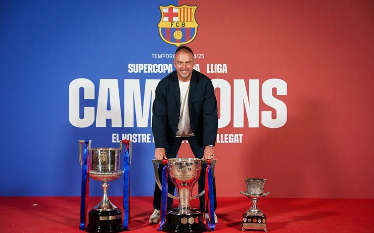 HLV Flick&nbsp;giành "cú ăn ba" quốc nội ngay trong mùa giải đầu tiên dẫn dắt Barcelona