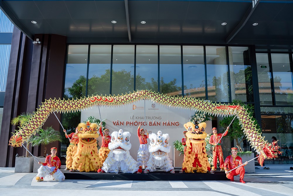 Sự kiện khai trương Văn phòng bán hàng tại Đà Nẵng của Masterise Homes thu hút sự chú ý của đông đảo khách hàng và đối tác.