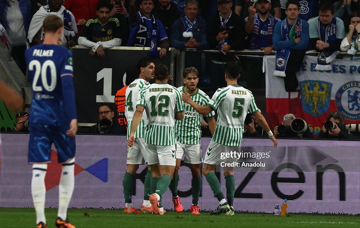 Chelsea&nbsp;hoàn toàn lép vế trước Real Betis&nbsp;trong 45 phút đầu tiên