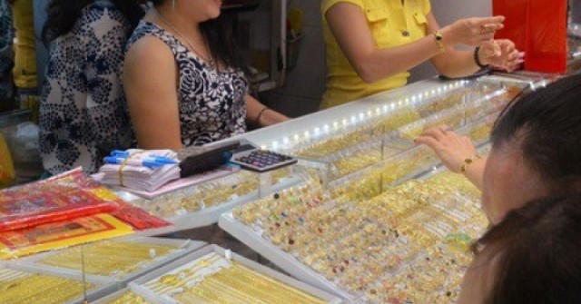 Giá vàng hôm nay, 29-5: Lao dốc mạnh
