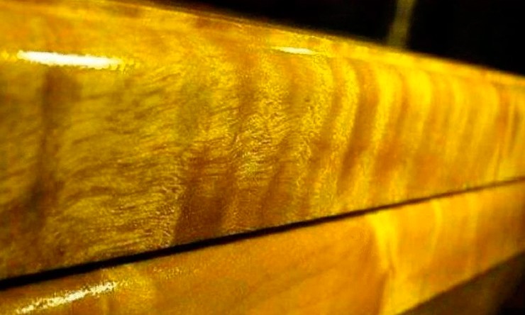 Năm 2021, tại Quý Châu, Trung Quốc, một cây gỗ Kim Tơ Nam Mộc được rao bán với giá 2,5 tỷ NDT (gần 9.000 tỷ VND).
