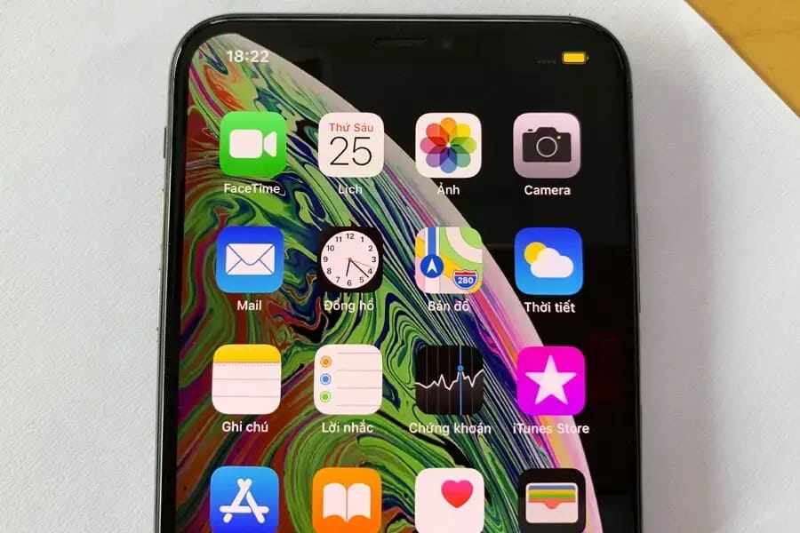 iPhone XS trang bị màn hình Super Retina OLED 5.8 inch