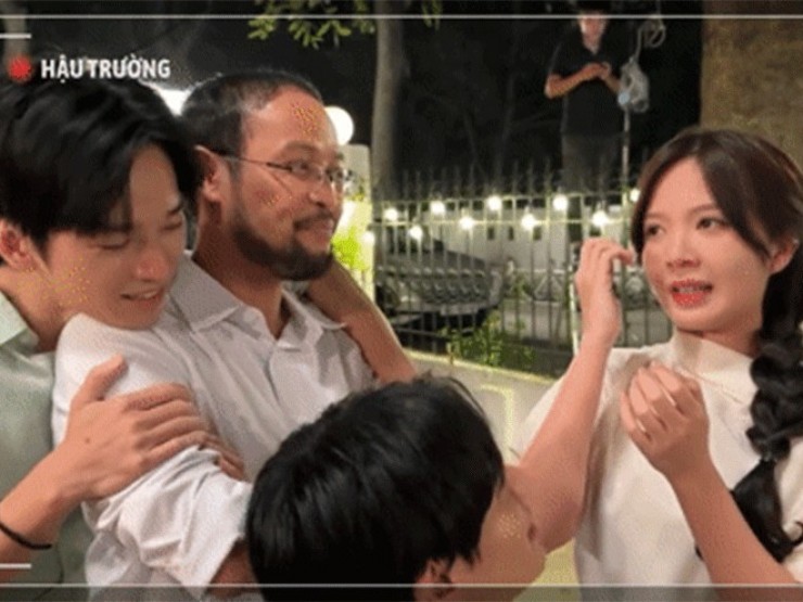 Hình ảnh không có trên sóng ở tập cuối “Cha tôi người ở lại“, diễn viên khóc nấc