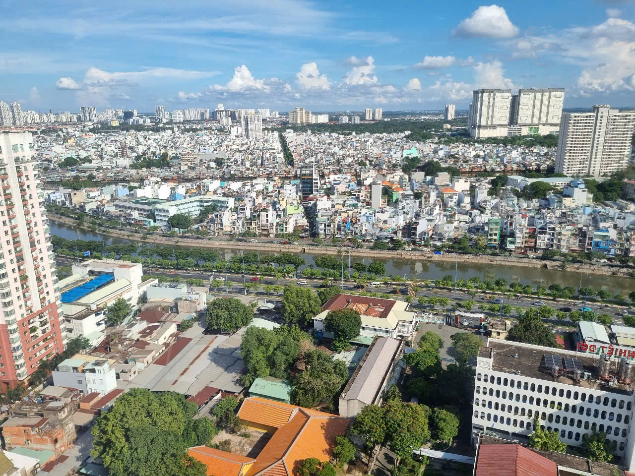 Chủ đầu tư bung hàng đón sóng tăng trưởng mới - 2