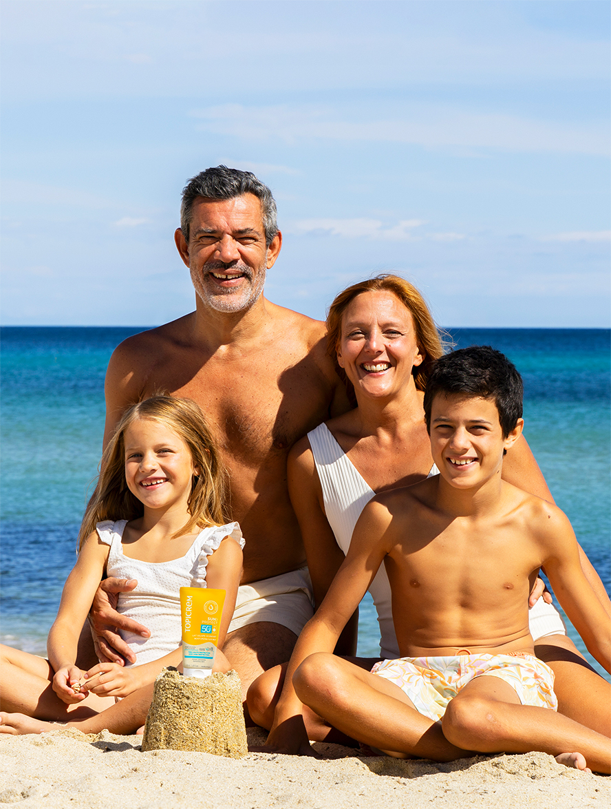 Kem chống nắng Topicrem Sun Protect Moisturizing Sun Milk có thể dùng cho người lớn và trẻ em từ 3 tuổi trở lên