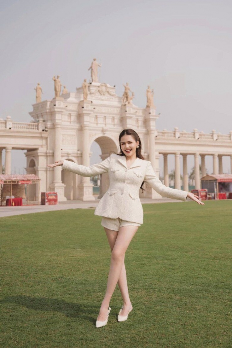 "Phu nhân hào môn" Phanh Lee có body mi nhon, công khai cân nặng làm ai cũng ngỡ ngàng - 5
