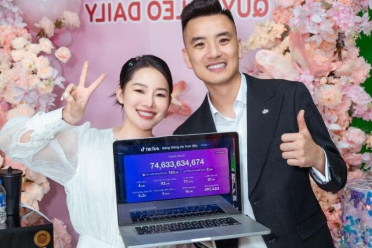 Nhiều người trở thành "chiến thần" chốt đơn khi tham gia những phiên livestream doanh thu tiền tỷ.