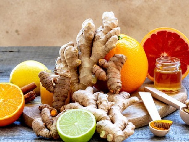 Top 10 loại thực phẩm tăng cường miễn dịch giúp cơ thể chống lại COVID-19