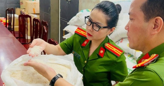Công an Hà Nội công bố hình ảnh hơn 17 tấn gạo ...