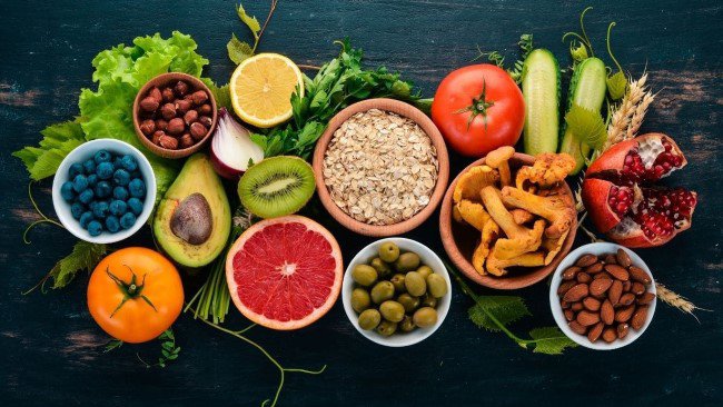 Thực phẩm giàu vitamin, khoáng chất và chống oxy hóa giúp tăng cường miễn dịch chống COVID-19.