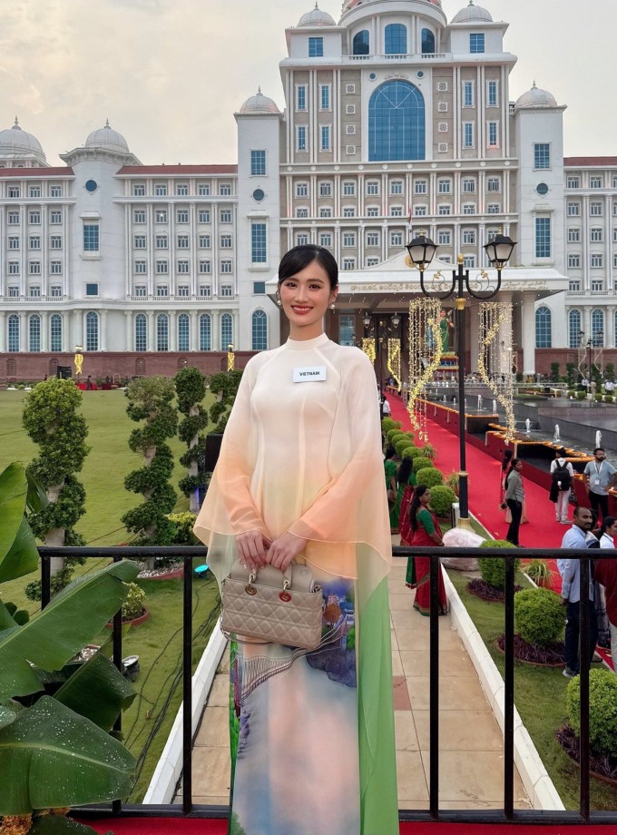 Ý Nhi tham quan nhiều danh thắng Ấn Độ khi tham gia Miss World - 9