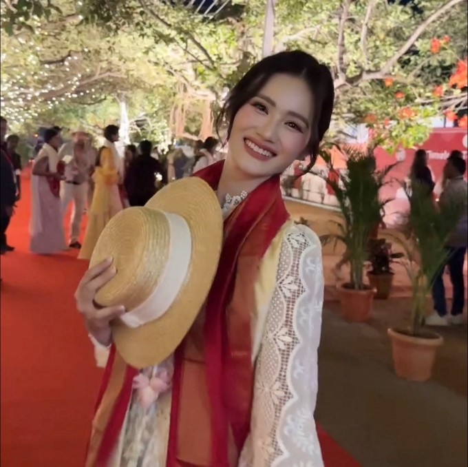 Ý Nhi tham quan nhiều danh thắng Ấn Độ khi tham gia Miss World - 6