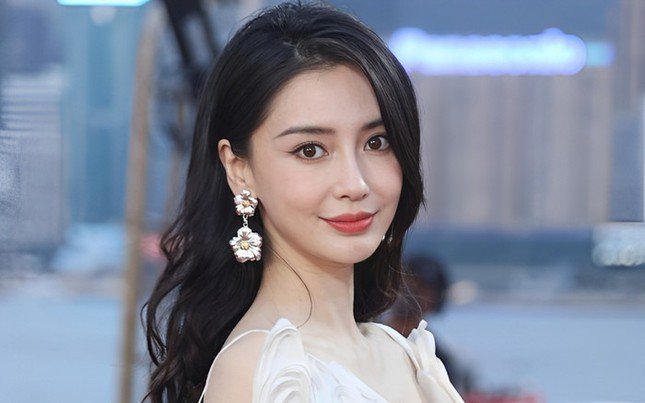 Angelababy bị mắng trên phố - 2