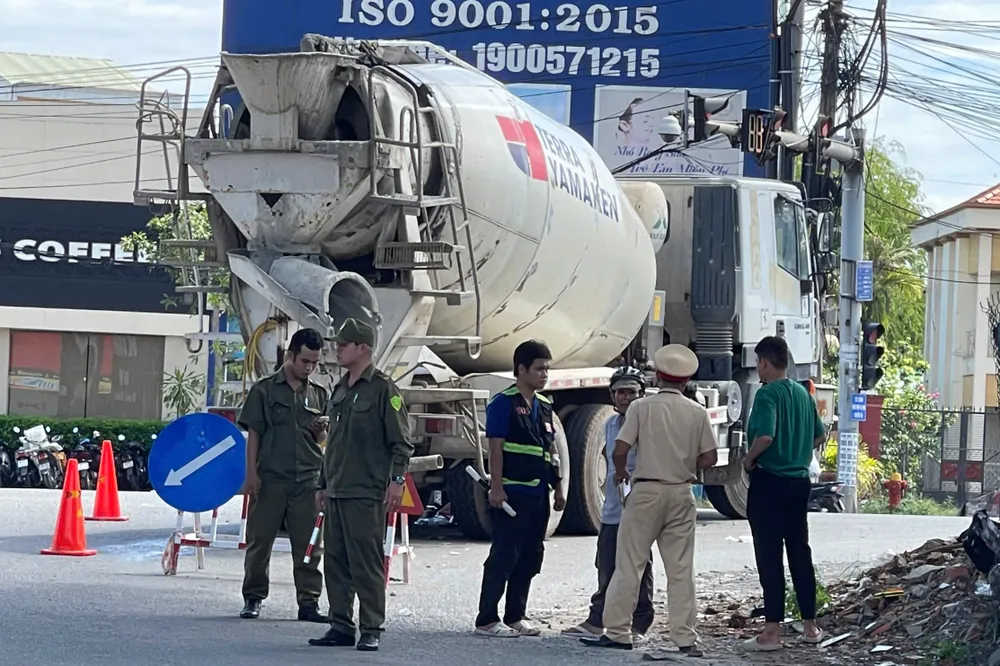 Thông tin ban đầu, trưa cùng ngày xe bồn lưu thông trên đường Bùi Hữu Nghĩa, khi đi đến ngã tư giao nhau với quốc lộ 13 thì xe bồn rẽ phải vào Quốc lộ 13.