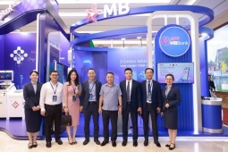 MB đón Thủ tướng tham quan không gian công nghệ trong Sự kiện Chuyển đổi số 2025