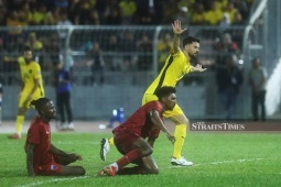 Malaysia cầm hòa đội hạng 72 FIFA, chạy đà đại chiến ĐT Việt Nam