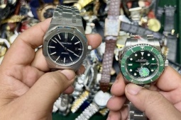 Hàng nghìn sản phẩm ở Saigon Square nghi giả mạo Rolex, Louis Vuitton, Gucci