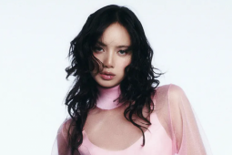 Ca sĩ Lisa thực hiện phim tài liệu