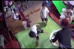  ' Khối nghỉ hè '  đá bay mâm cơm