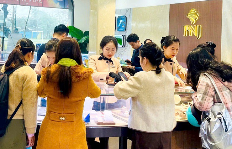 Lợi nhuận của PNJ giảm mạnh trong 3 tháng đầu năm 2025