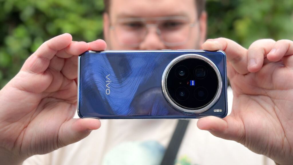 Vivo X200 Pro.