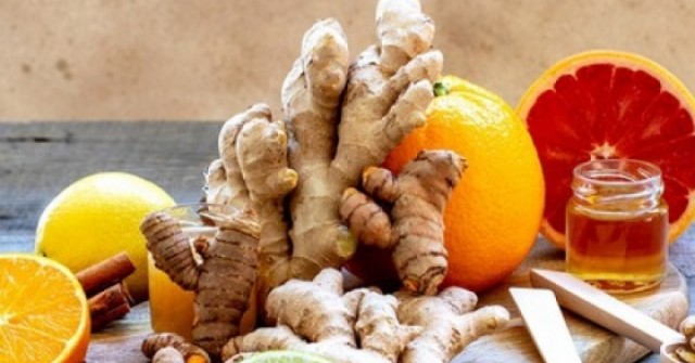 Top 10 loại thực phẩm tăng cường miễn dịch giúp cơ thể chống lại COVID-19