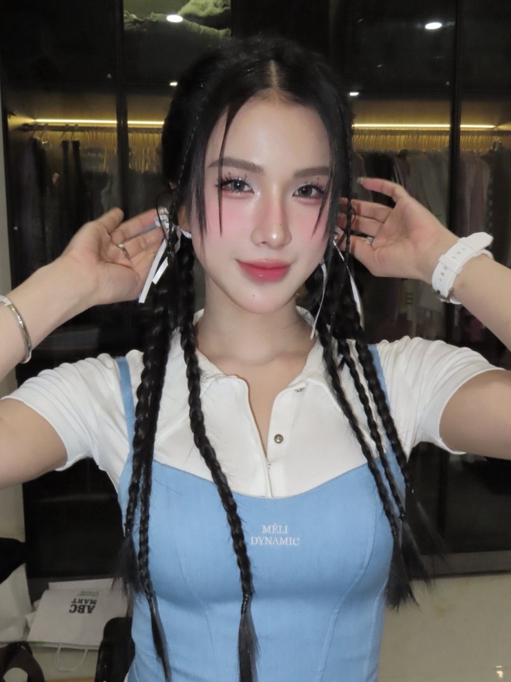 Sau hai lần sinh nở, Diệp Lâm Anh vẫn giữ được vóc dáng thon gọn, săn chắc. Ảnh: FB Diệp Lâm Anh