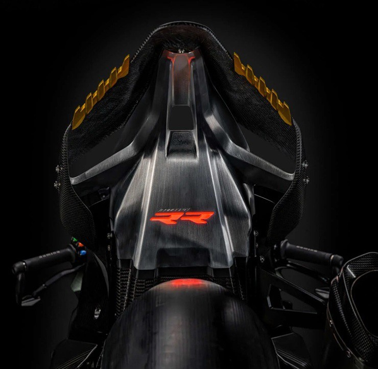 BMW Concept RR gây 