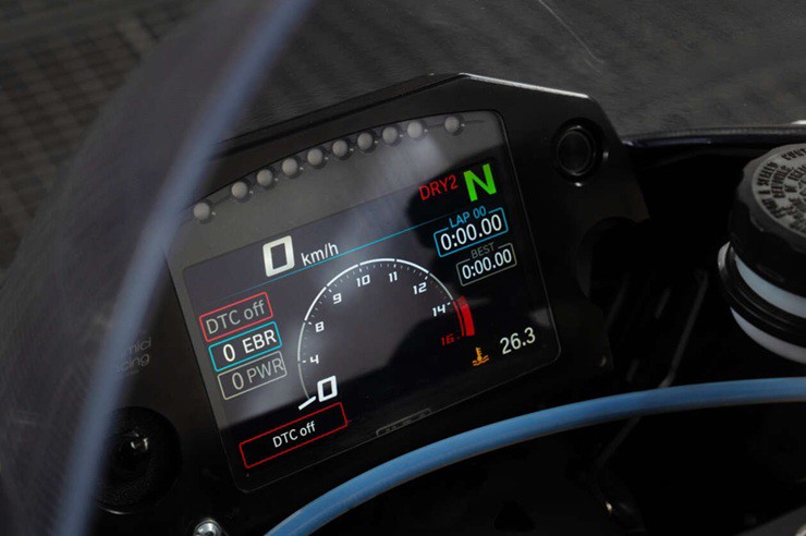 BMW Concept RR gây 