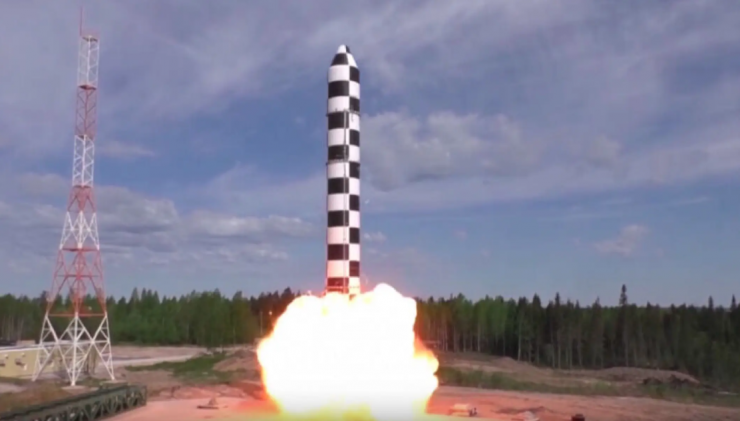 Một tên lửa đạn đạo liên lục địa (ICBM) RS-28 Sarmat được khai hoả tại bãi thử Plesetsk. Ảnh: Barents Observer