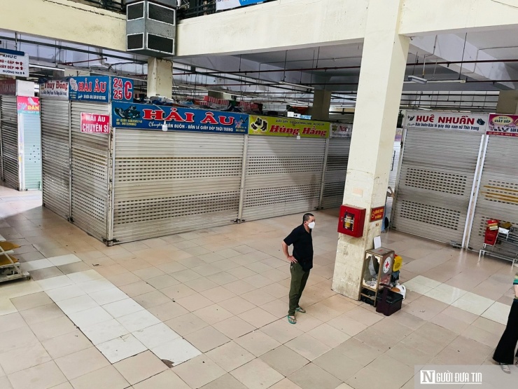 Hé lộ nguyên nhân khiến hàng loạt ki ốt chợ lớn nhất Nghệ An bất ngờ đóng cửa - 4